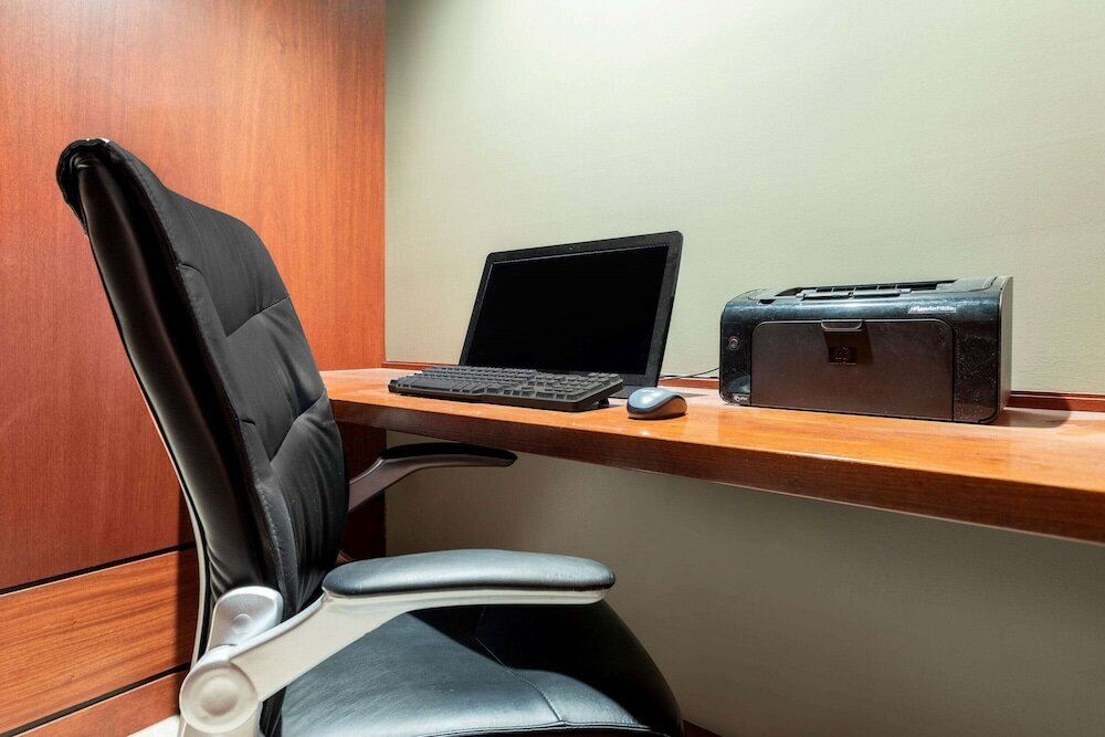 Фото Ramada by Wyndham Northern Grand Hotel & Conference Centre