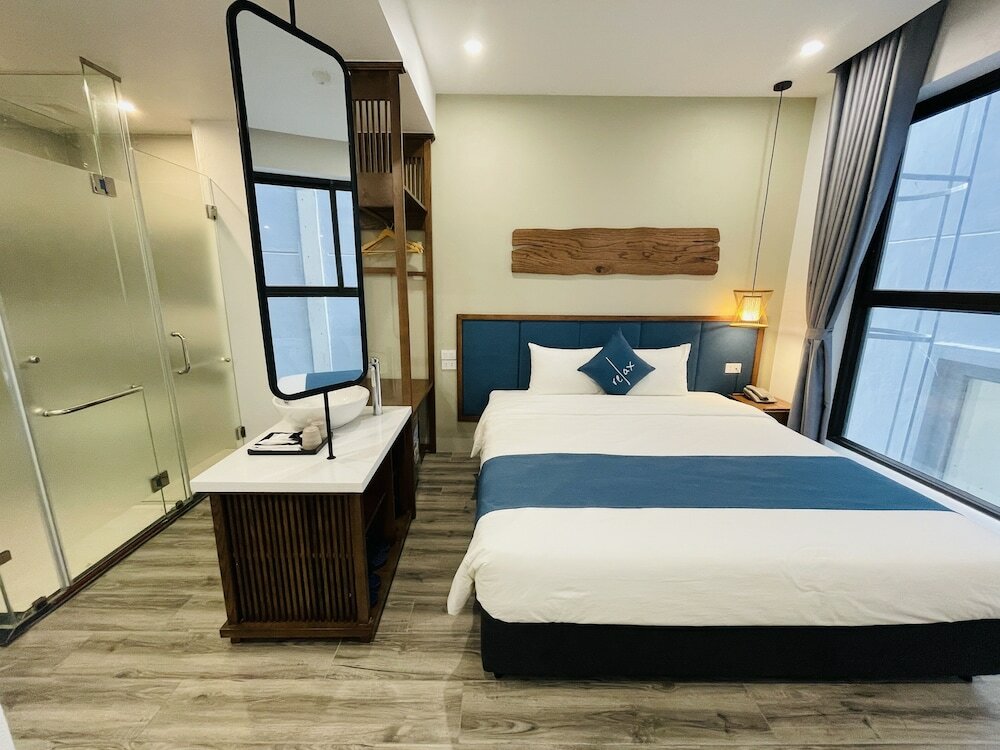 Фото The Light Hotel