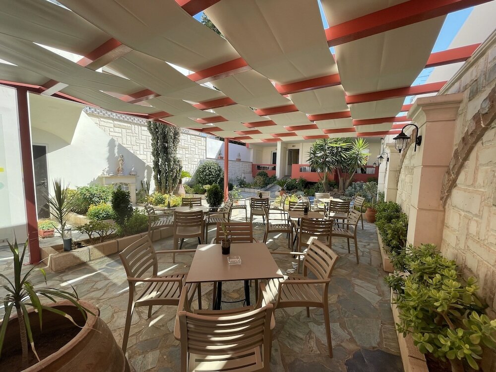 Фото Hotel Flisvos