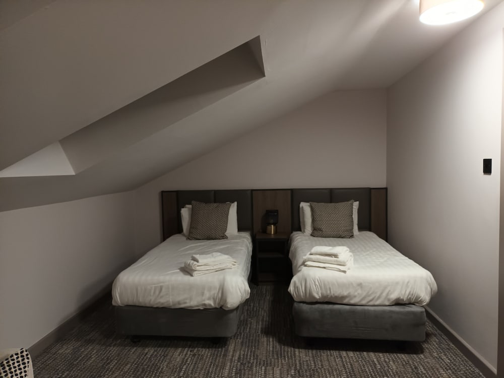 Фото The Corn Mill Lodge Hotel