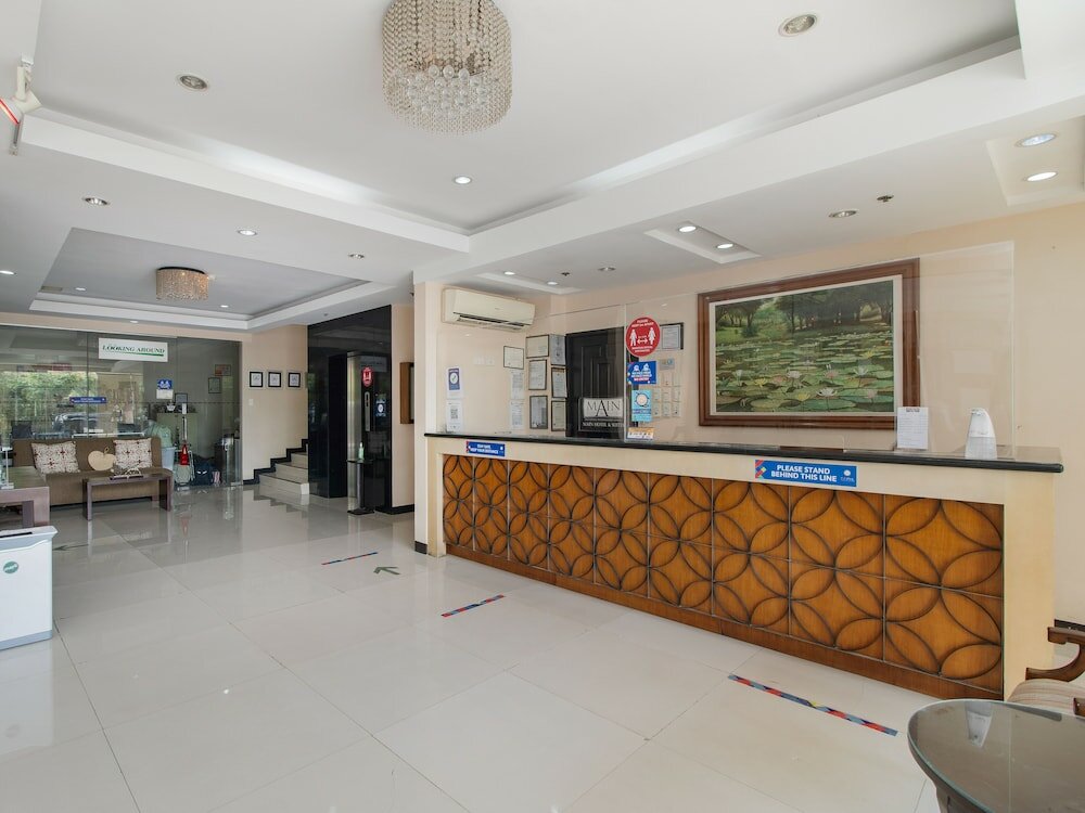 Фото Main Hotel & Suites