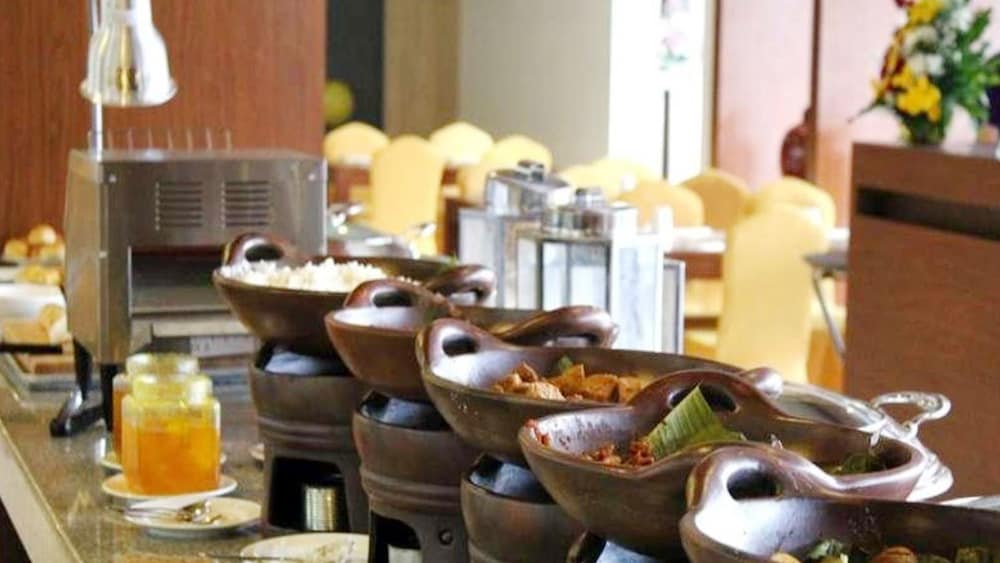 Фото Crystal Lotus Hotel Yogyakarta