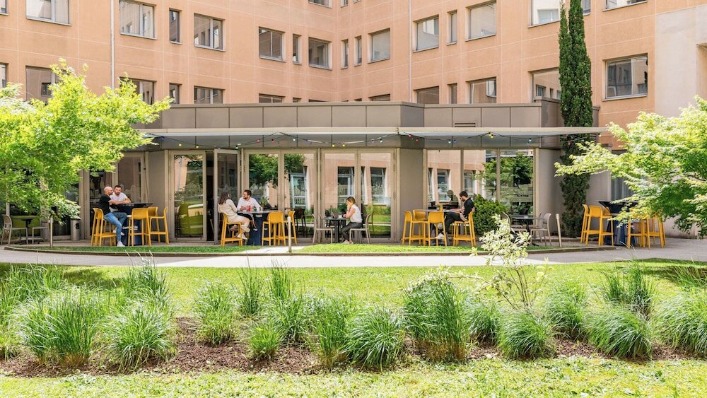 Фото Campanile Lyon Centre - Gare Part Dieu