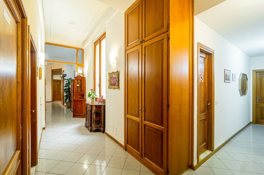 Фото Lilium Hotel