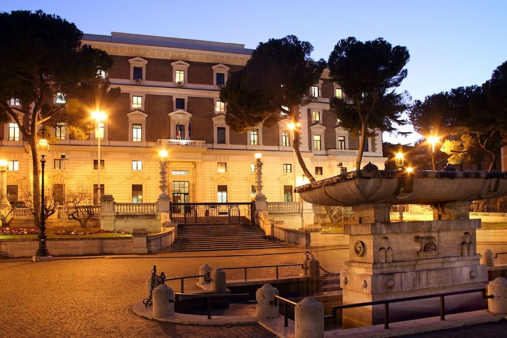 Фото отеля 2