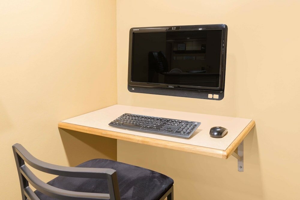 Фото Super 8 by Wyndham Thunder Bay