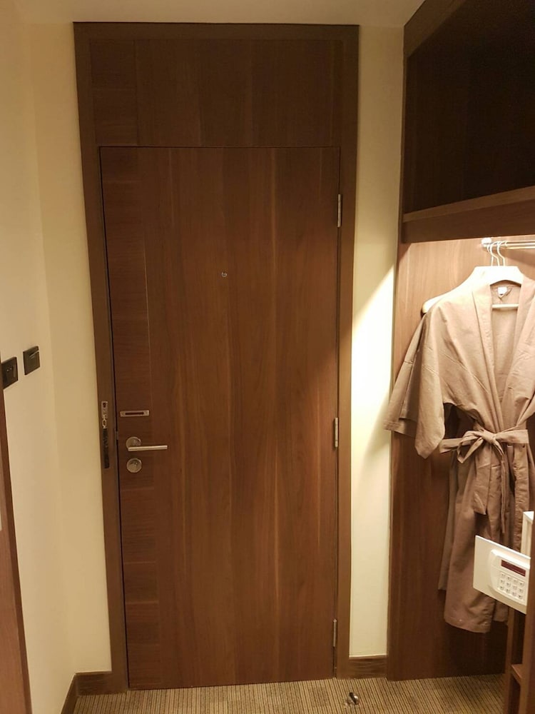 Фото Louis Tavern Hotel