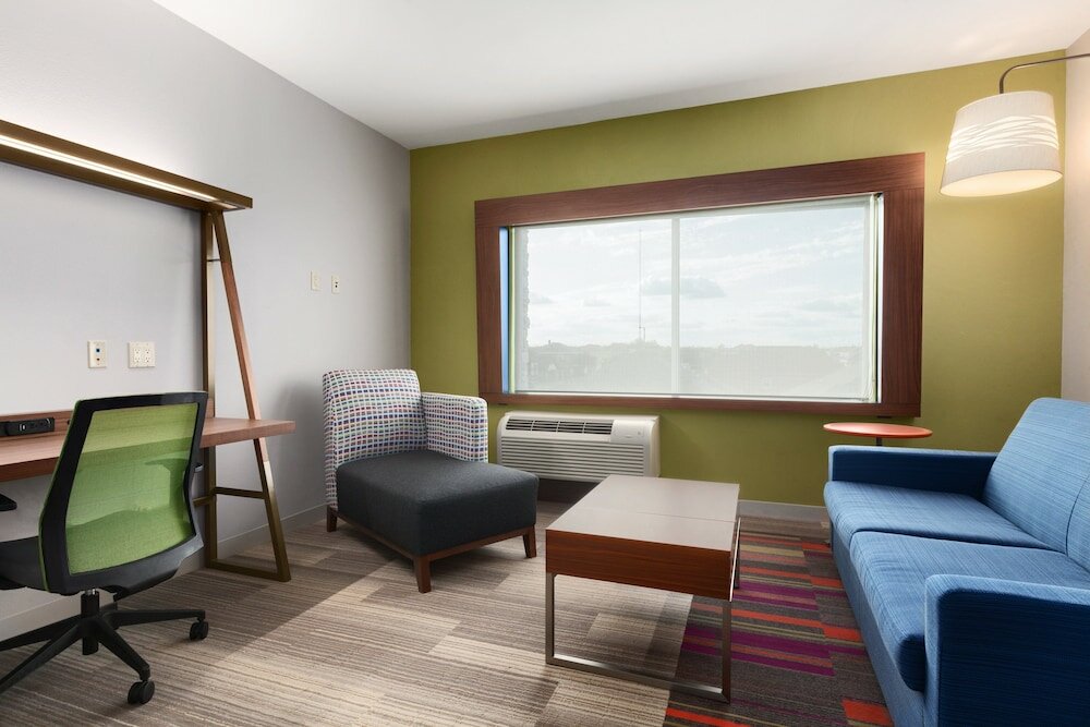 Фото Holiday Inn Express & Suites Edinburg-McAllen Area, an Ihg Hotel