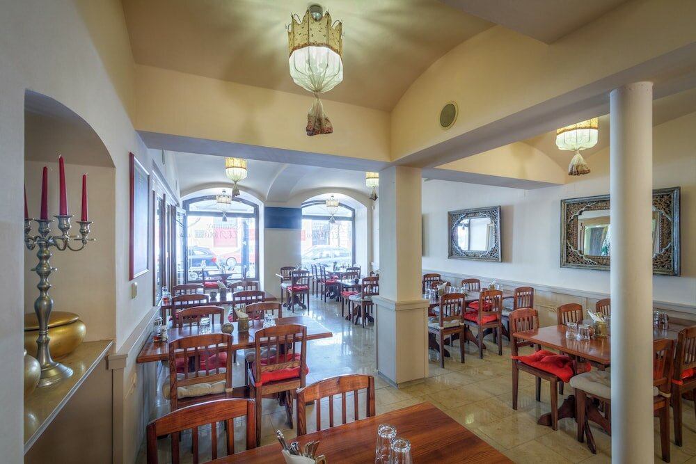 Фото Hotel Mucha