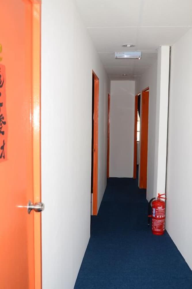 Фото Submarine Guest House Central Market - Hostel