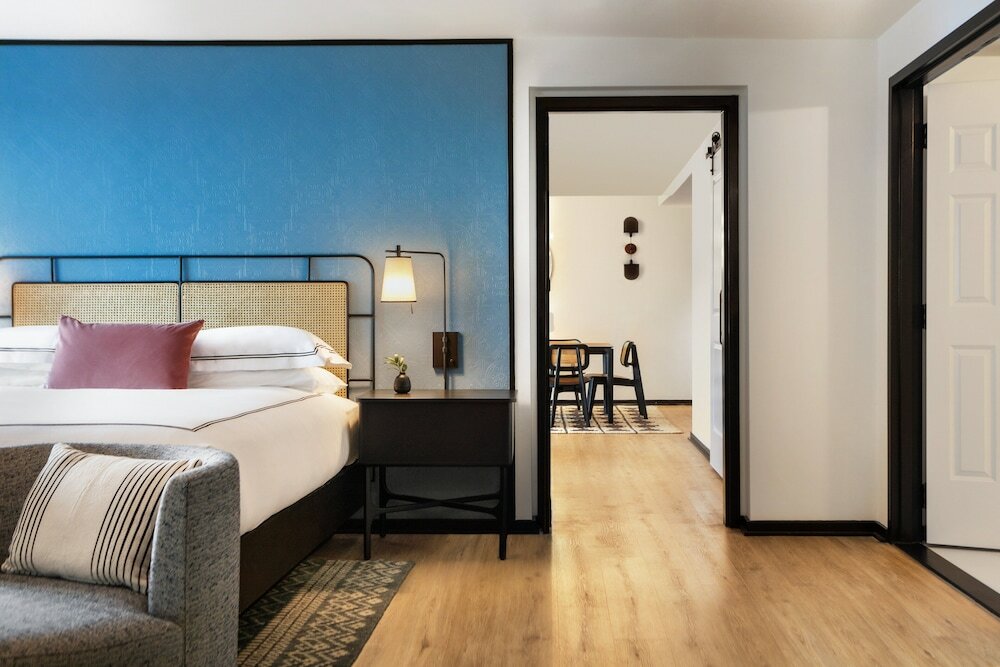 Фото Kimpton Hotel Fontenot, an Ihg Hotel