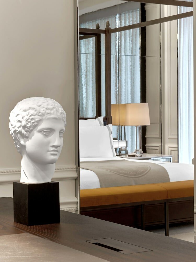 Фото Baccarat Hotel and Residences New York