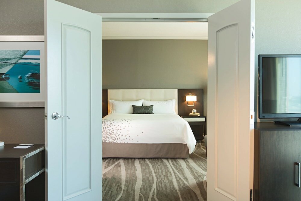 Фото Renaissance Tampa International Plaza Hotel