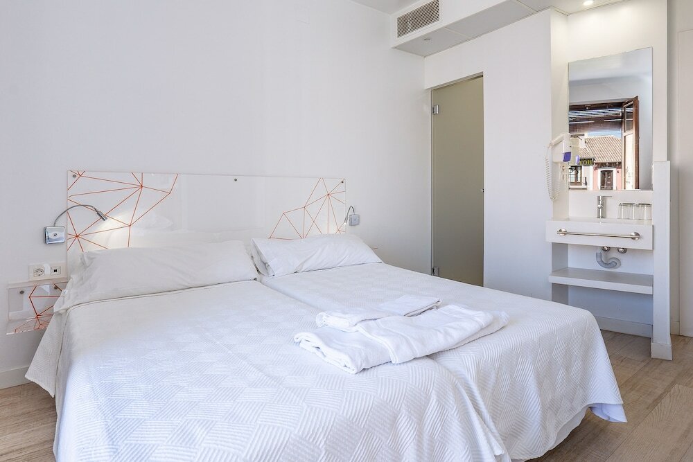 Фото Monjas Del Carmen Hotel