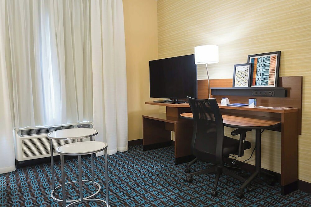 Фото Fairfield Inn & Suites Jamestown