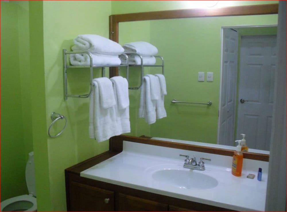 Фото Piarco Village Suites