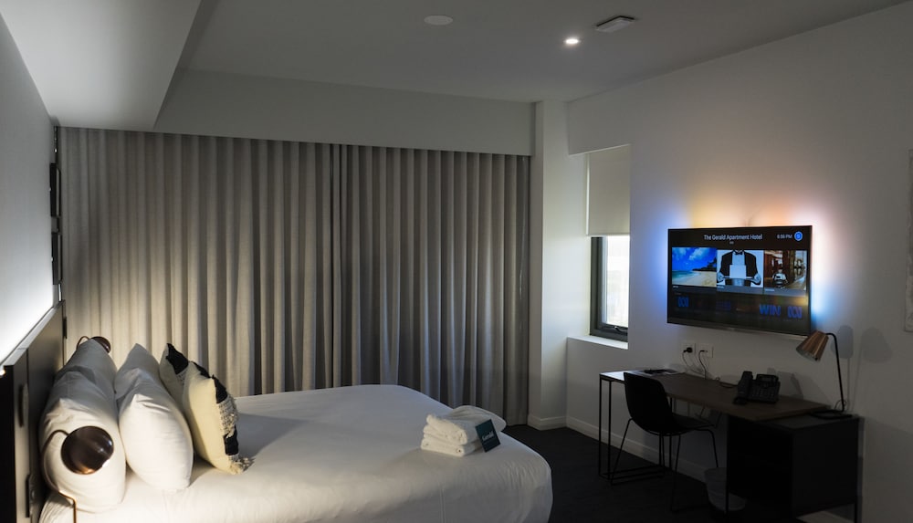 Фото The Gerald Apartment Hotel