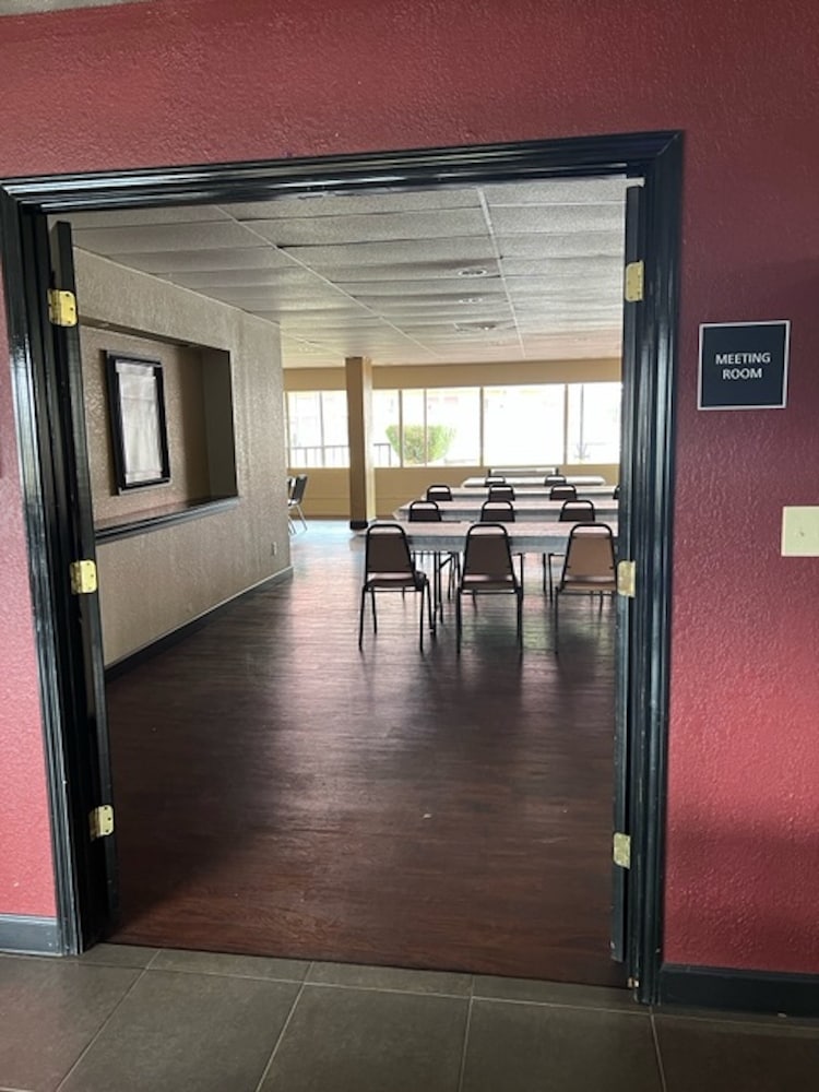 Фото Red Roof Inn Hot Springs