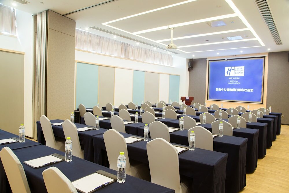 Фото Holiday Inn Express Taian City Center