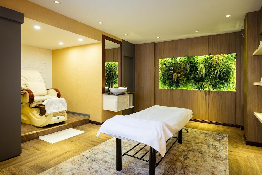 Фото Kempinski Hotel Khan Palace