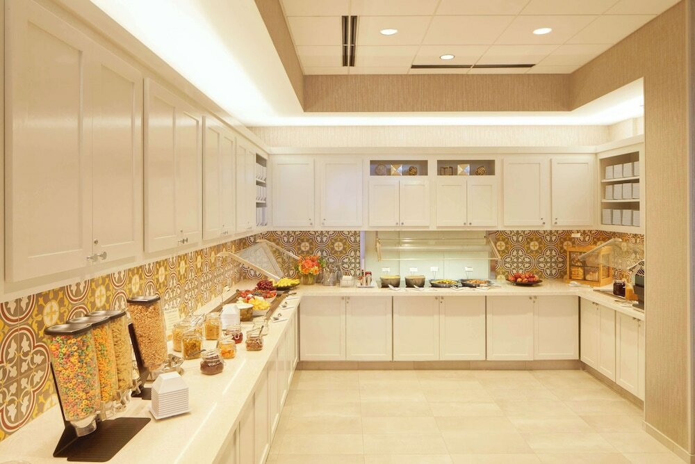 Фото Hyatt Place Las Vegas at Silverton Village