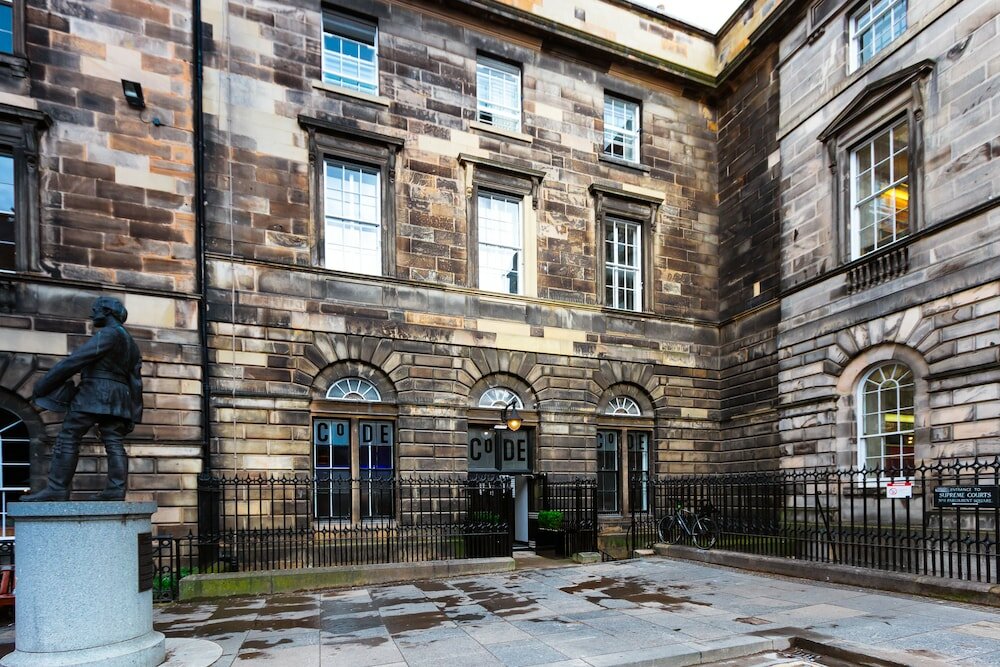 Фото CoDE Pod – The CoURT - Edinburgh