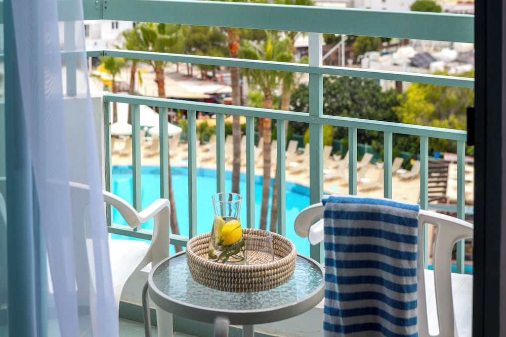 Фото Antigoni Hotel