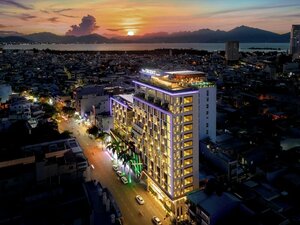 Гостиница New Orient Hotel Danang