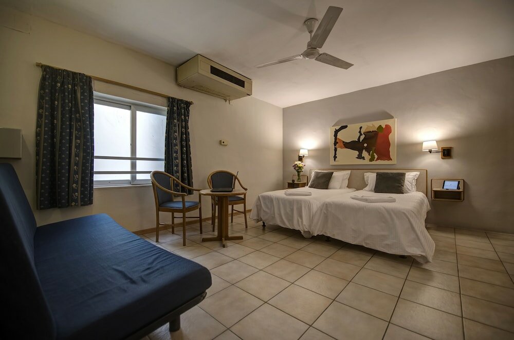 Фото Sliema Chalet Hotel