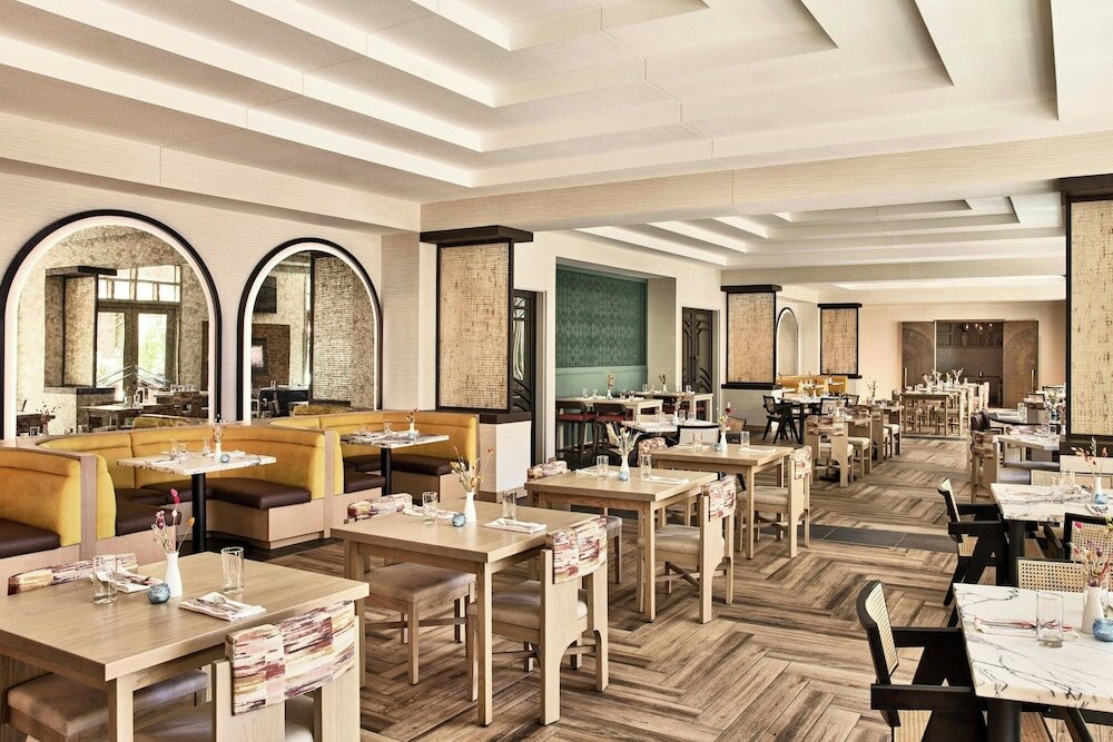 Фото Renaissance Phoenix Glendale Hotel & SPA