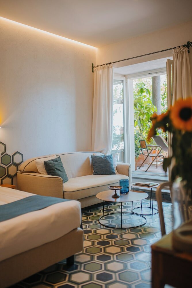 Фото Medousa Bistrot & Suites