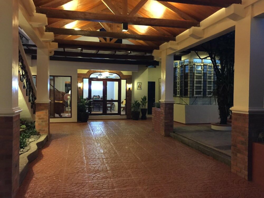 Фото Casa Roces Bed and Breakfast