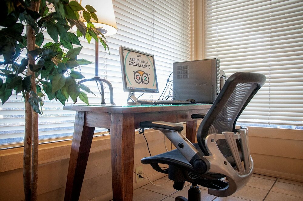 Фото Best Western Village Inn