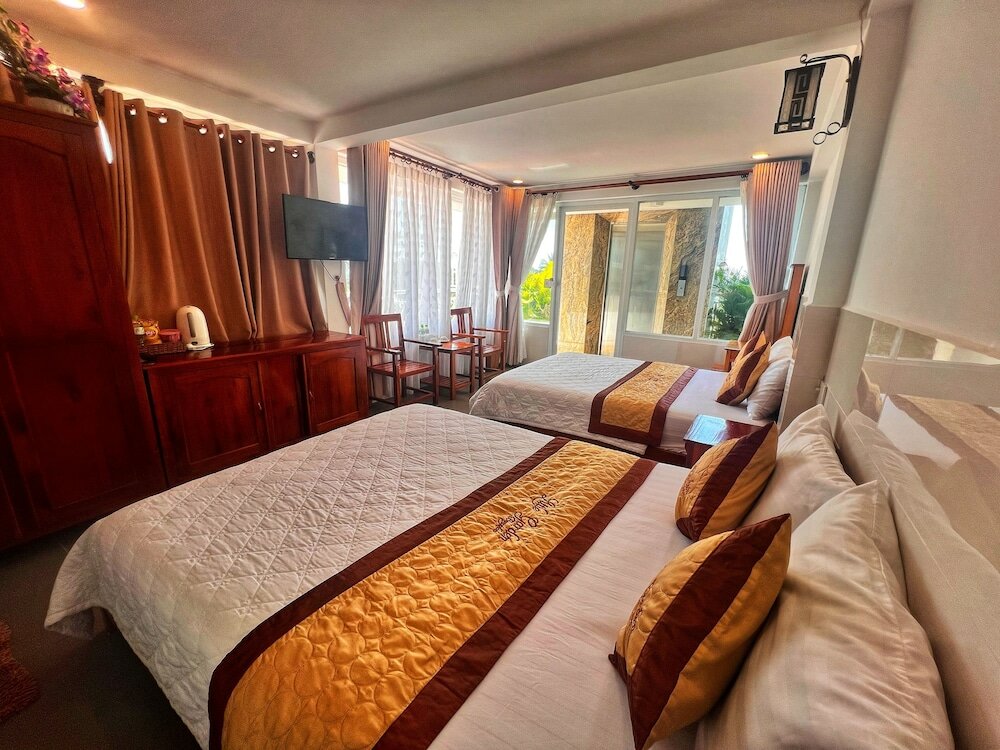 Фото Little Garden Bungalow