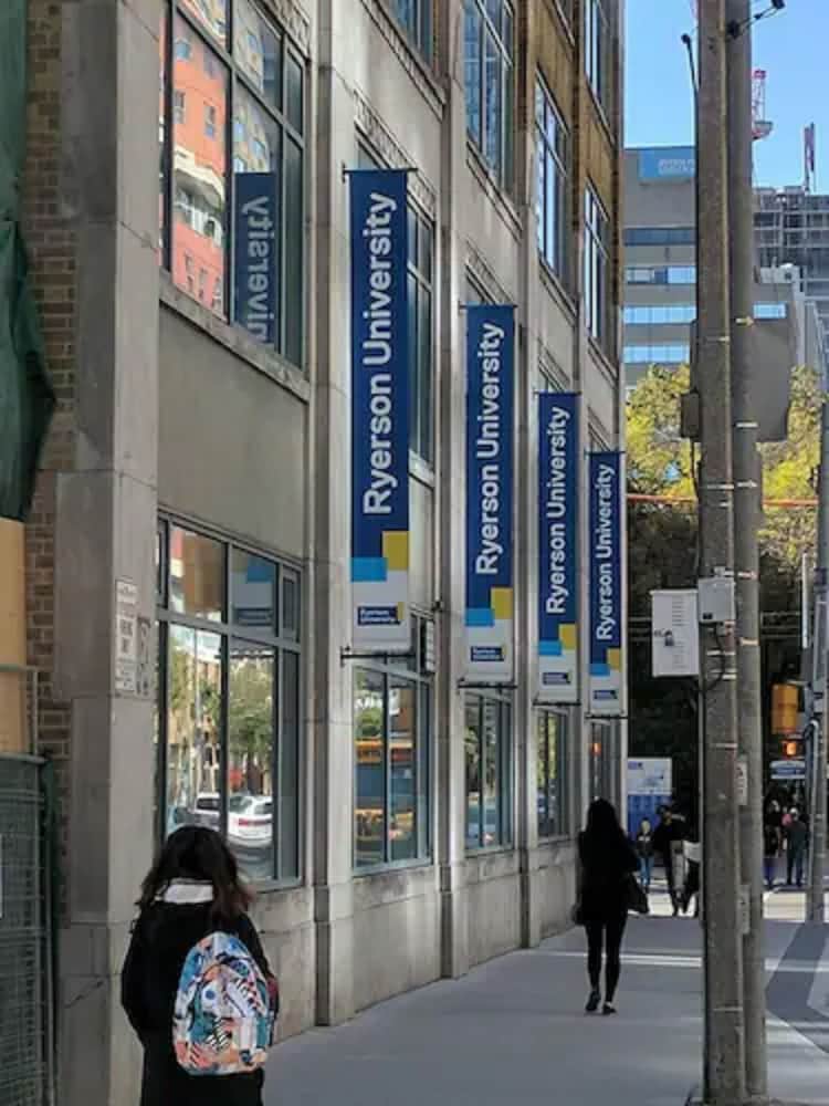 Фото Pembroke Inn