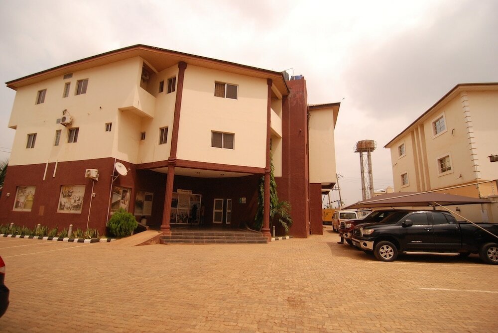 Фото Lapour Hotels Ltd