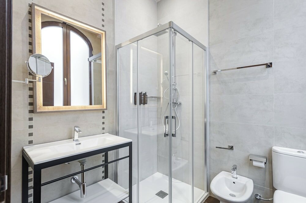 Фото Room Mate Leo Hotel