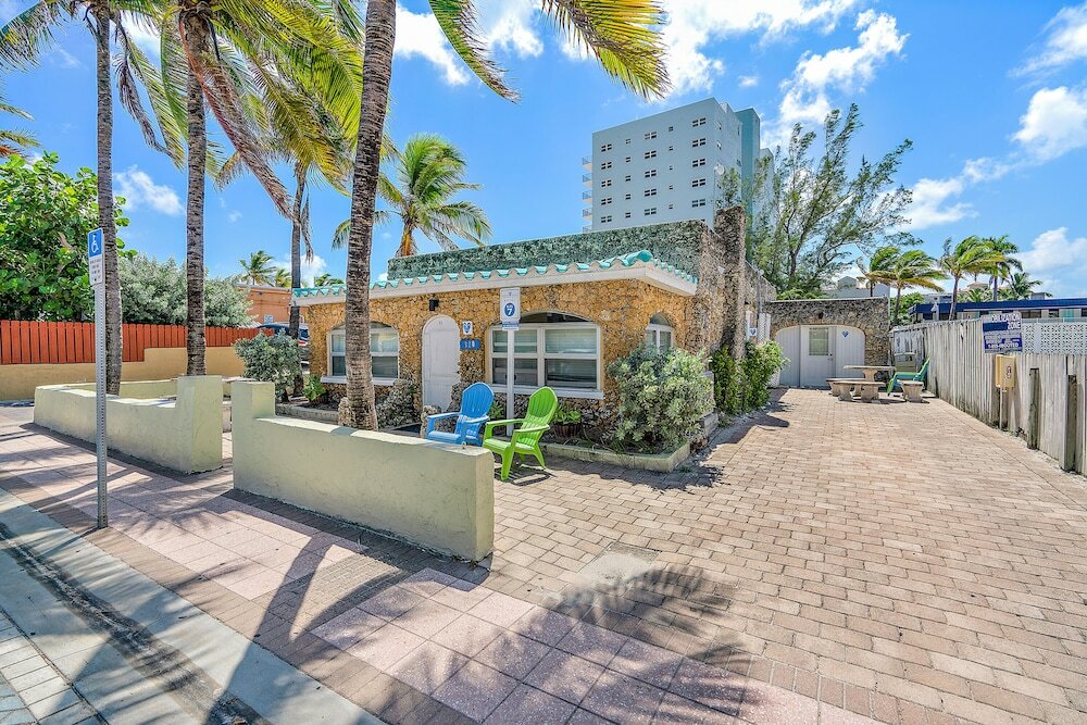 Фото Hollywood Beachside Boutique Suites