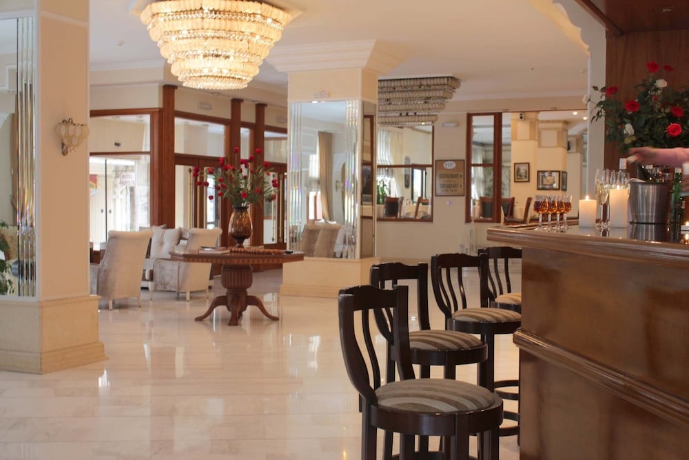 Фото Famissi Hotel