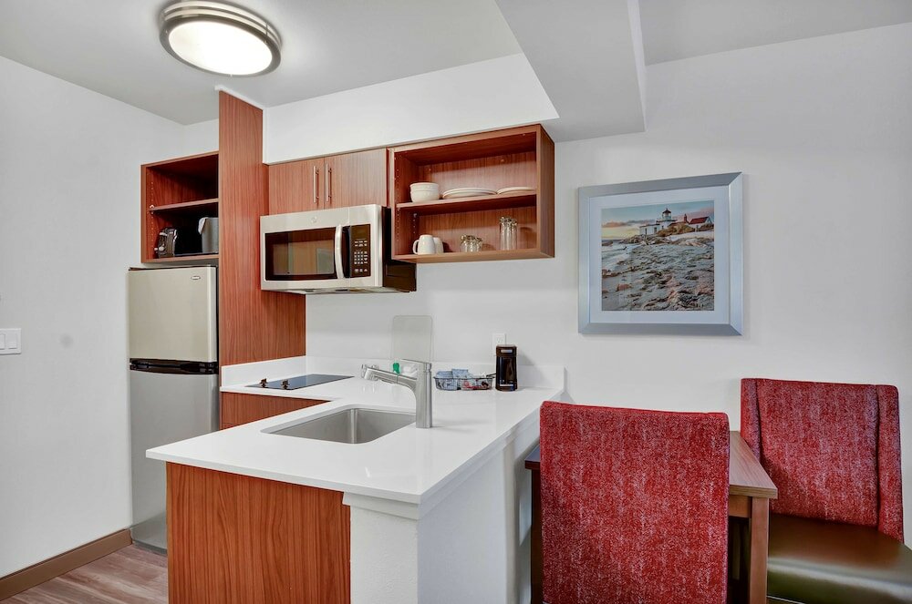 Фото Executive Residency by Best Western Navigator Inn & Suites