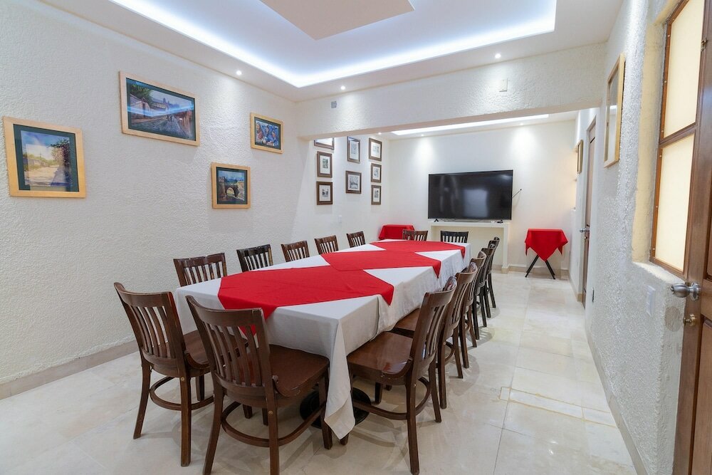 Фото Hotel Marques del Valle