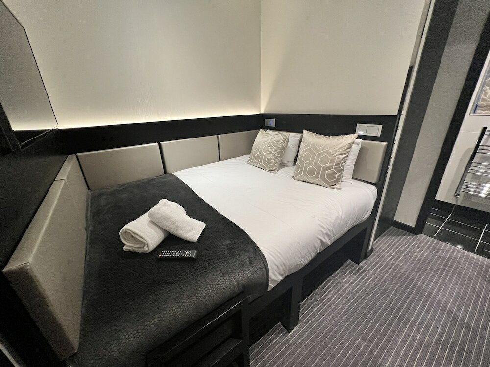 Фото Great St Helen Hotel