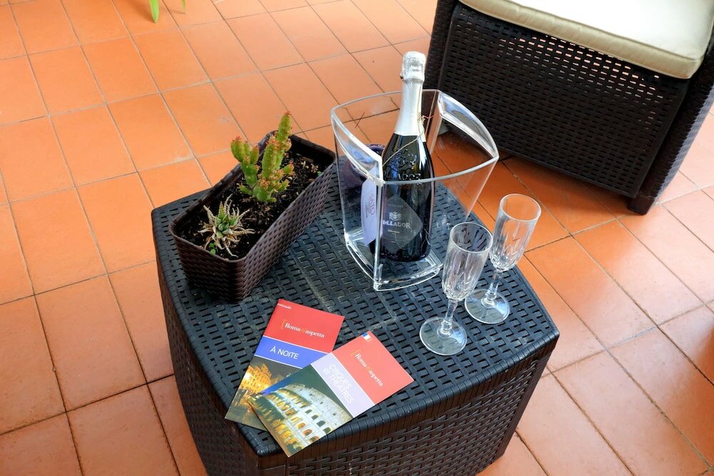 Фото  Pinidiroma Rooms and Suites