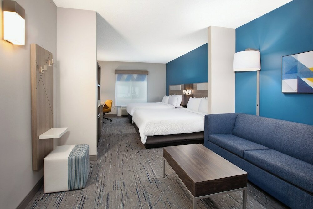 Фото Holiday Inn Express Hotel & Suites Grand Rapids-North, an Ihg Hotel