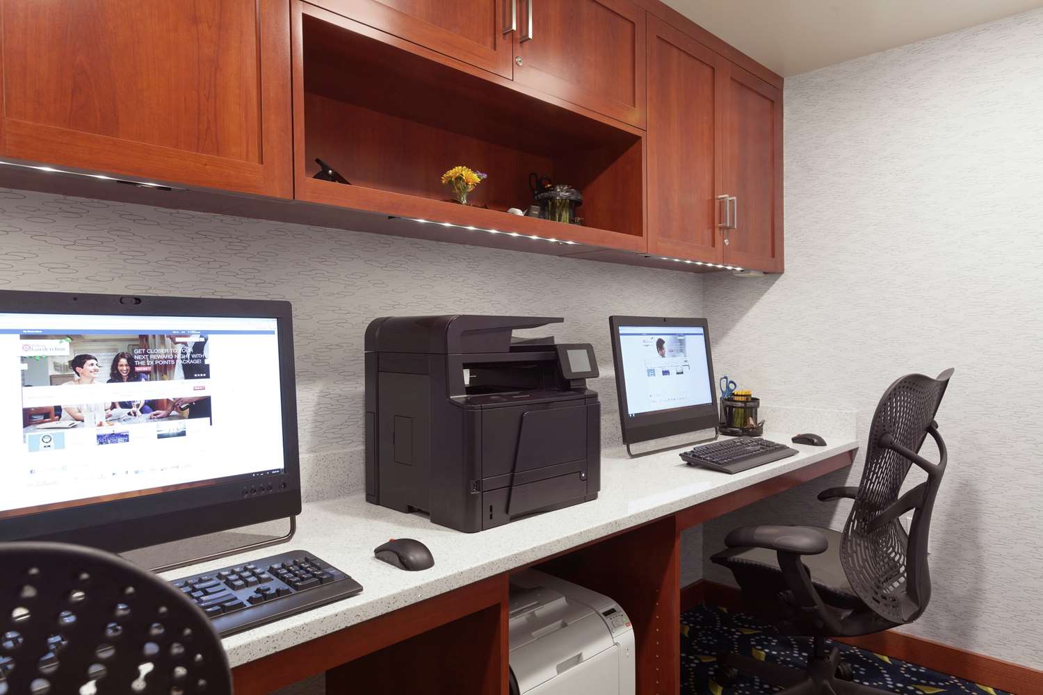 Фото Hilton Garden Inn Lancaster