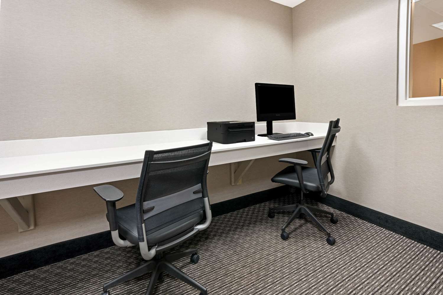 Фото La Quinta Inn & Suites by Wyndham Tacoma - Seattle