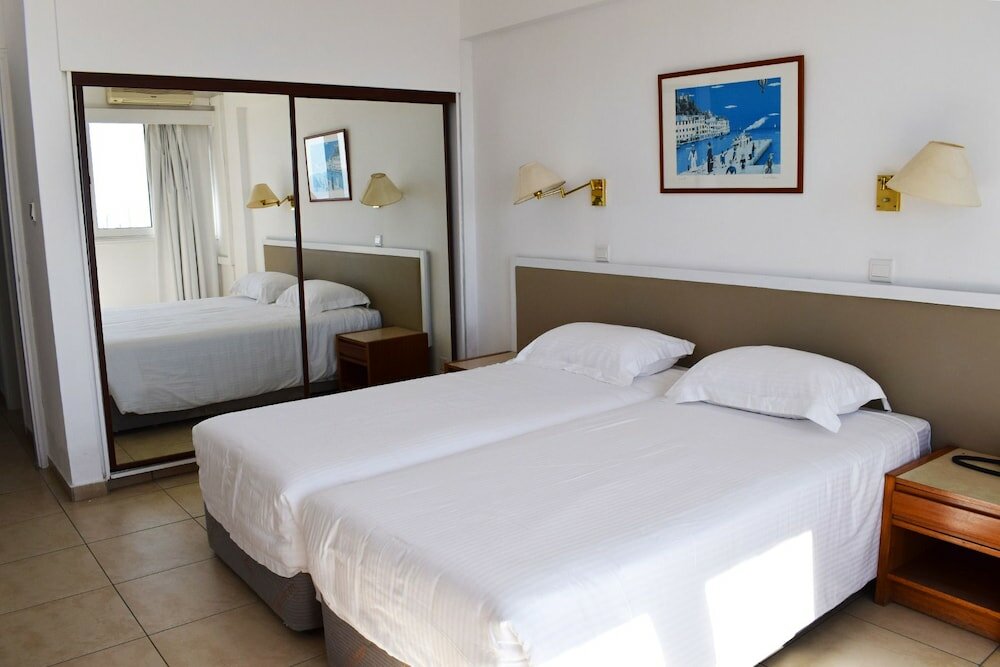 Фото Sun Hall Beach Hotel Apts