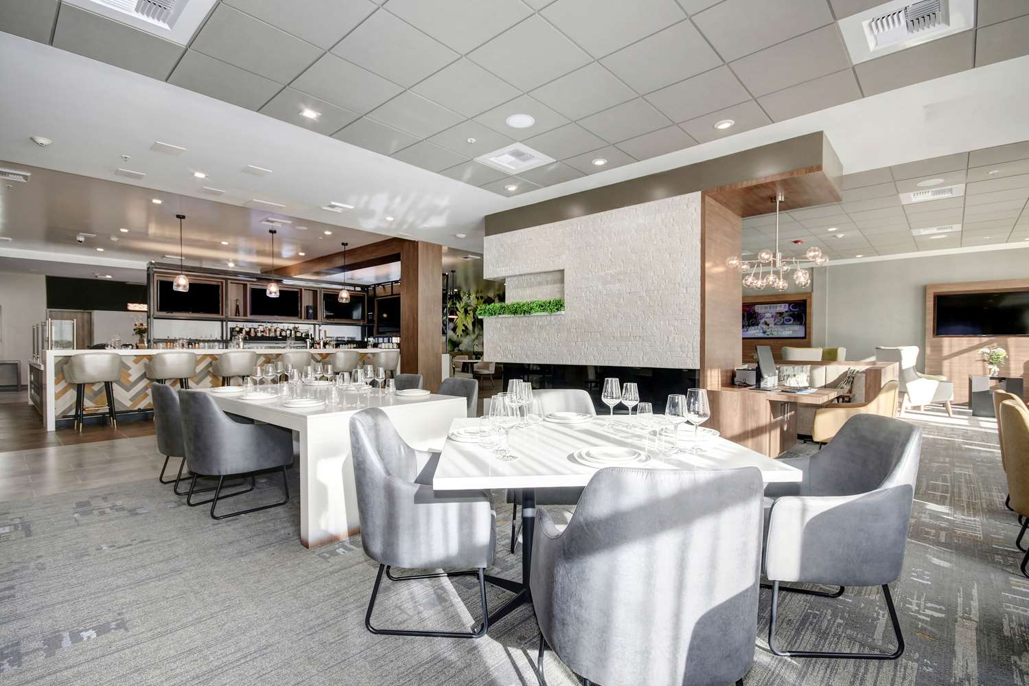 Фото Wyndham Garden Sacramento Airport Natomas