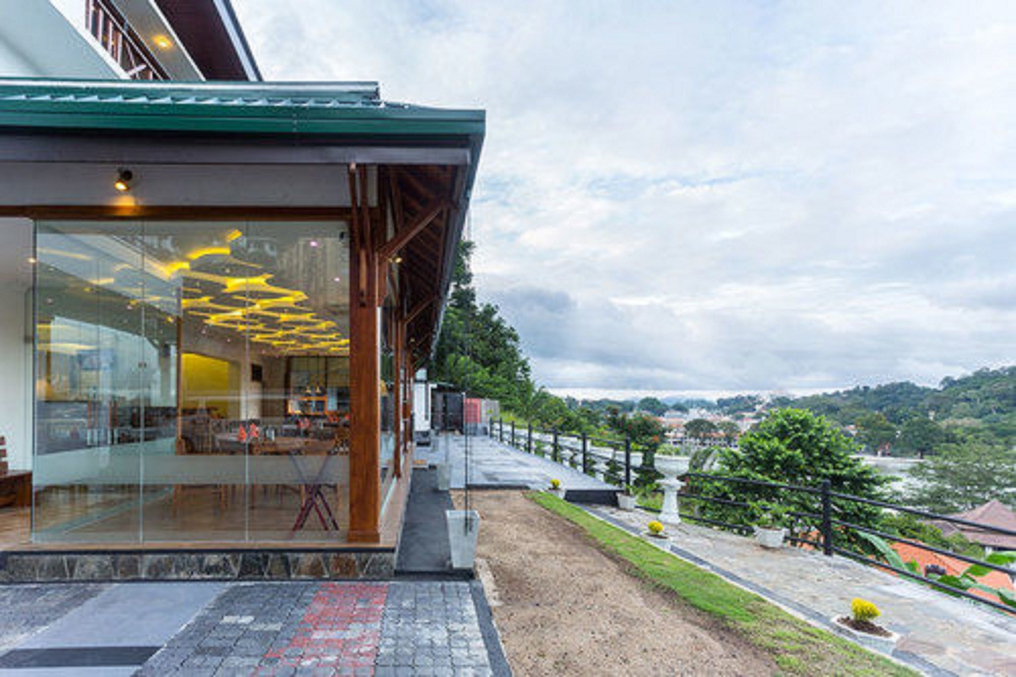 Фото Heaven Seven Kandy