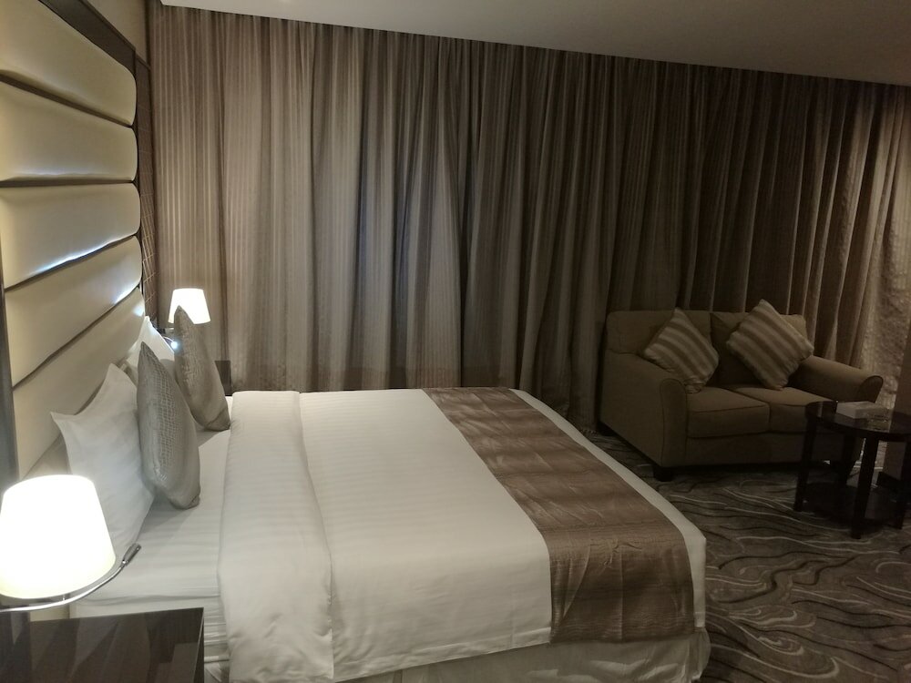 Фото Naviti Warwick Al Khobar